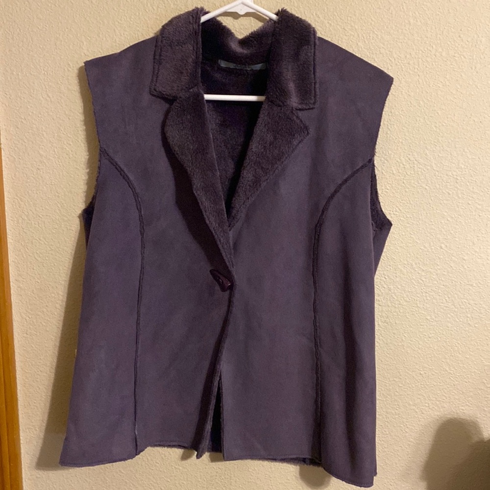 Real Clothing Co purple faux fur vest size 14 (large)